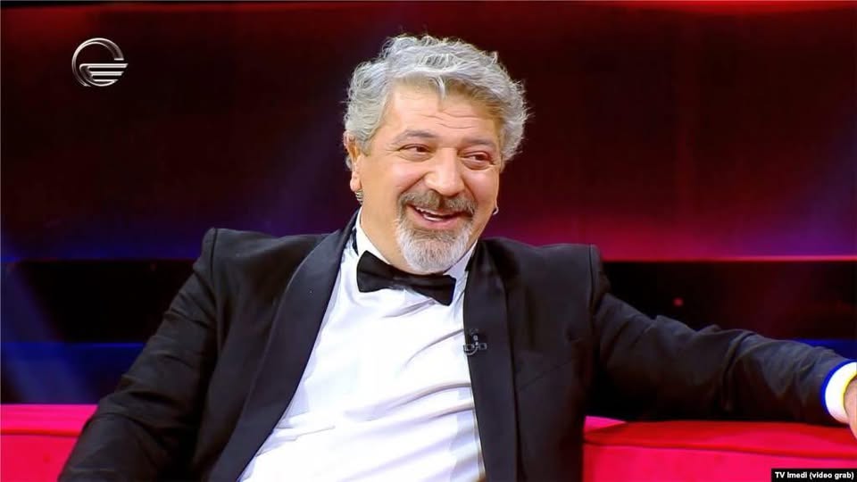 “ბებია მყავს სომეხი და არ ვარ სხირტლაძე” – დუტა თავის ნამდვილ გვარს ასახელებს